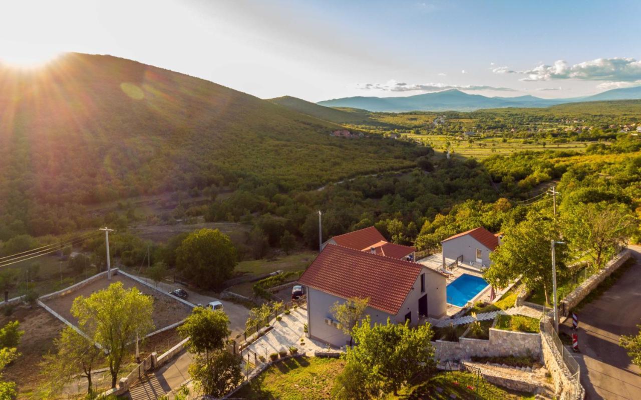 Villa Marija With Heated Pool Trilj Екстериор снимка